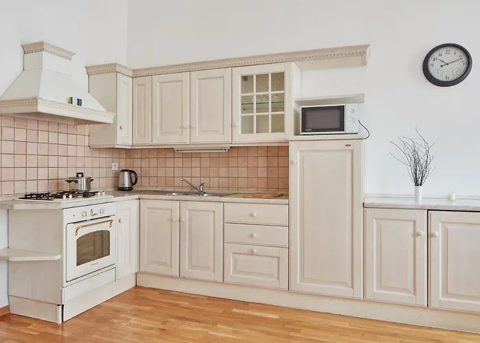 Days - One-bedroom With Balcony And Elevated Chill Zone In Old Town Prag