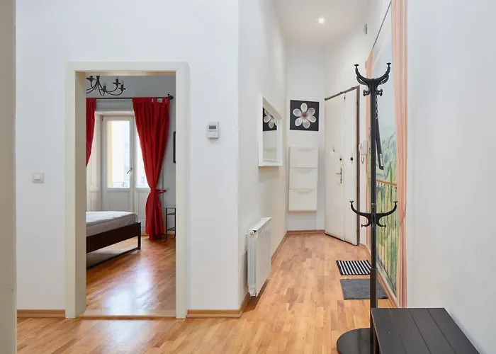 Days - One-bedroom With Balcony And Elevated Chill Zone In Old Town Prag