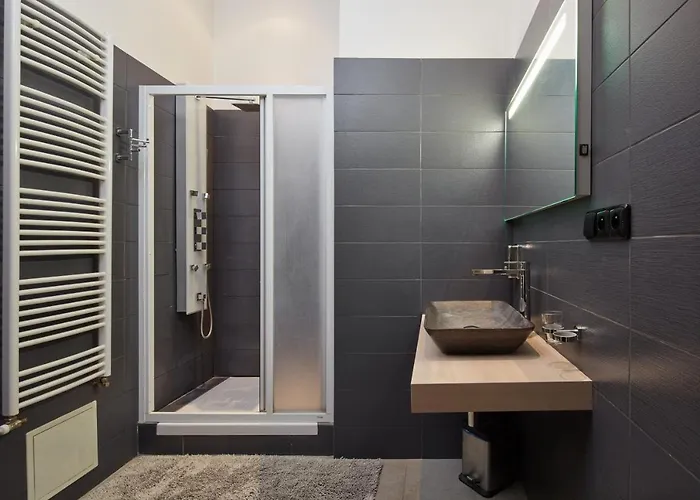 Days - One-bedroom With Balcony And Elevated Chill Zone In Old Town