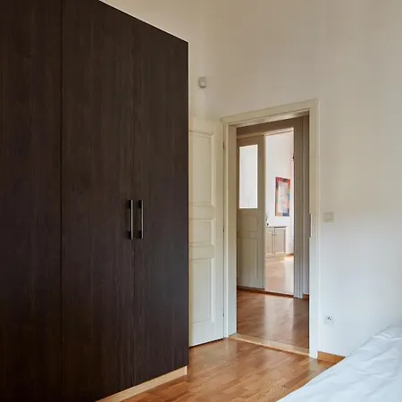 Days - One-bedroom With Balcony And Elevated Chill Zone In Old Town