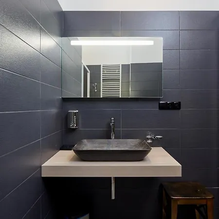 Days - One-bedroom With Balcony And Elevated Chill Zone In Old Town * Praga